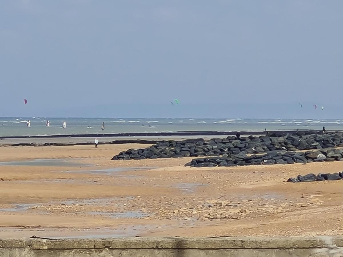 Les Pieds Dans L'Eau - Acces Direct A La Plage Bernières-sur-Mer Zewnętrze zdjęcie