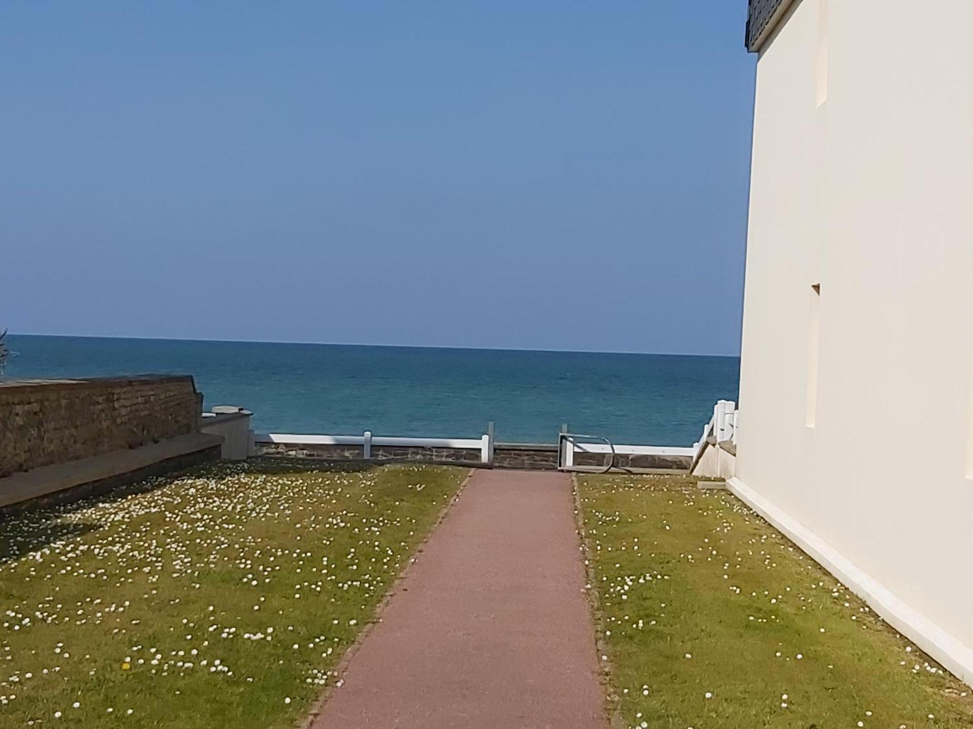 Les Pieds Dans L'Eau - Acces Direct A La Plage Bernières-sur-Mer Zewnętrze zdjęcie